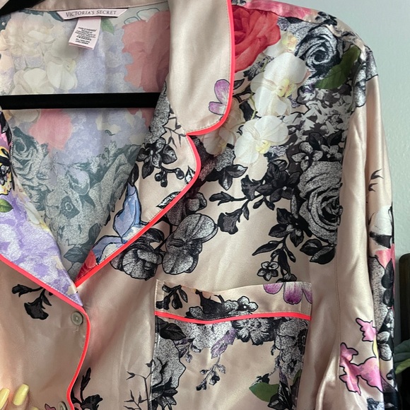 🌺 💐 NWT Victoria’s Secret Afterhours Satin Sleep Shirt - Picture 4 of 11